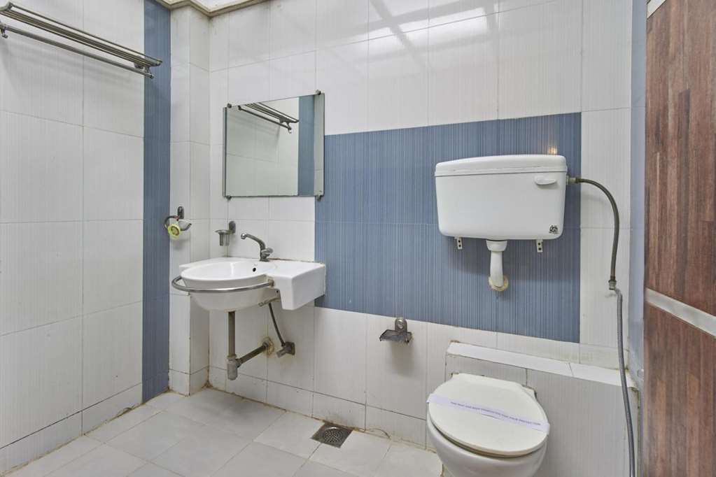 Oyo Flagship 19003 Hotel Rudra Mahal Ahmedabad Habitación foto
