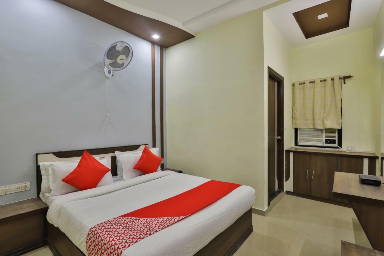 Oyo Flagship 19003 Hotel Rudra Mahal Ahmedabad Exterior foto